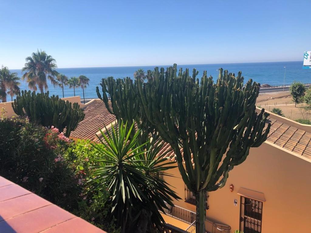 Fantastico Apartamento Con Vistas Al Mar Zona Club La Costa Castillo Фуeнхирола Екстериор снимка